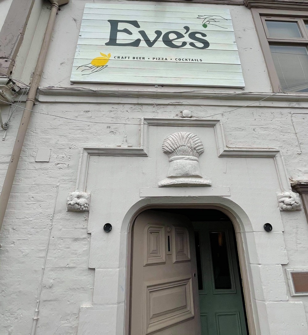 Eves, a new venue serving craft beer, cocktails and Neapolitan style pizzas in Delamere Street