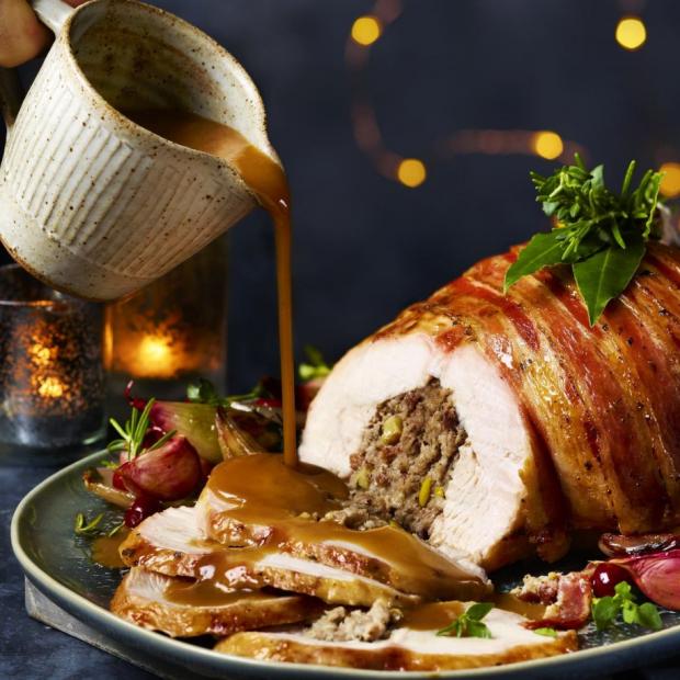 Northwich Guardian: Collection Turkey gravy. Credit: M&S