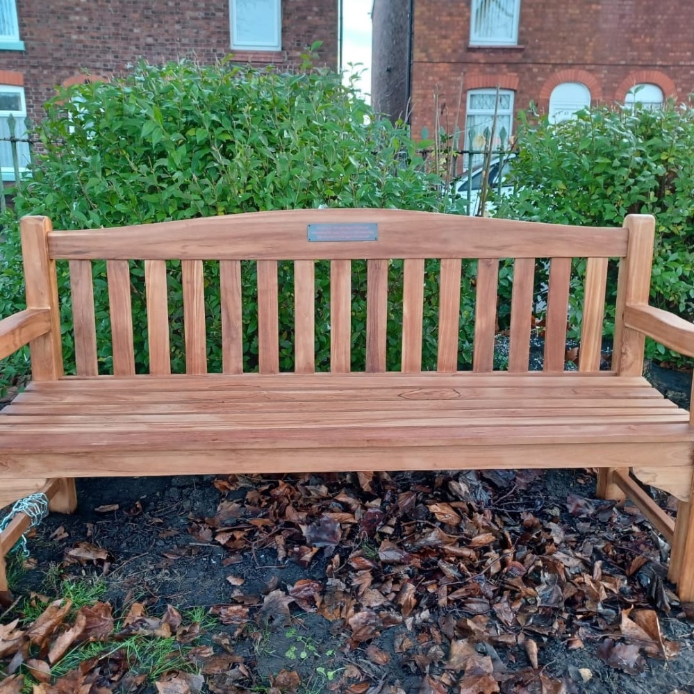 Casons memorial bench