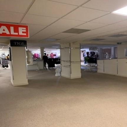 Northwich Guardian: Inside the building. Picture credit: Rightmove/ Fifield Glyn Limited