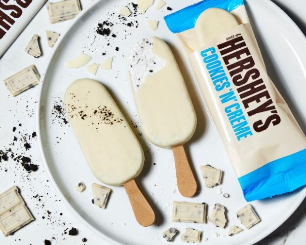 Northwich Guardian: Hershey's Cookies 'n' Creme Sticks. Credit: Iceland