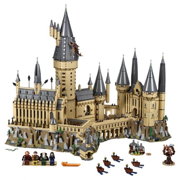 Northwich Guardian: LEGO Harry Potter Hogwarts Castle Set (Zavvi)