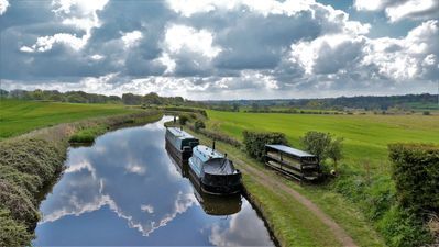The Trent and Mersey Canal by Lynne Bentley