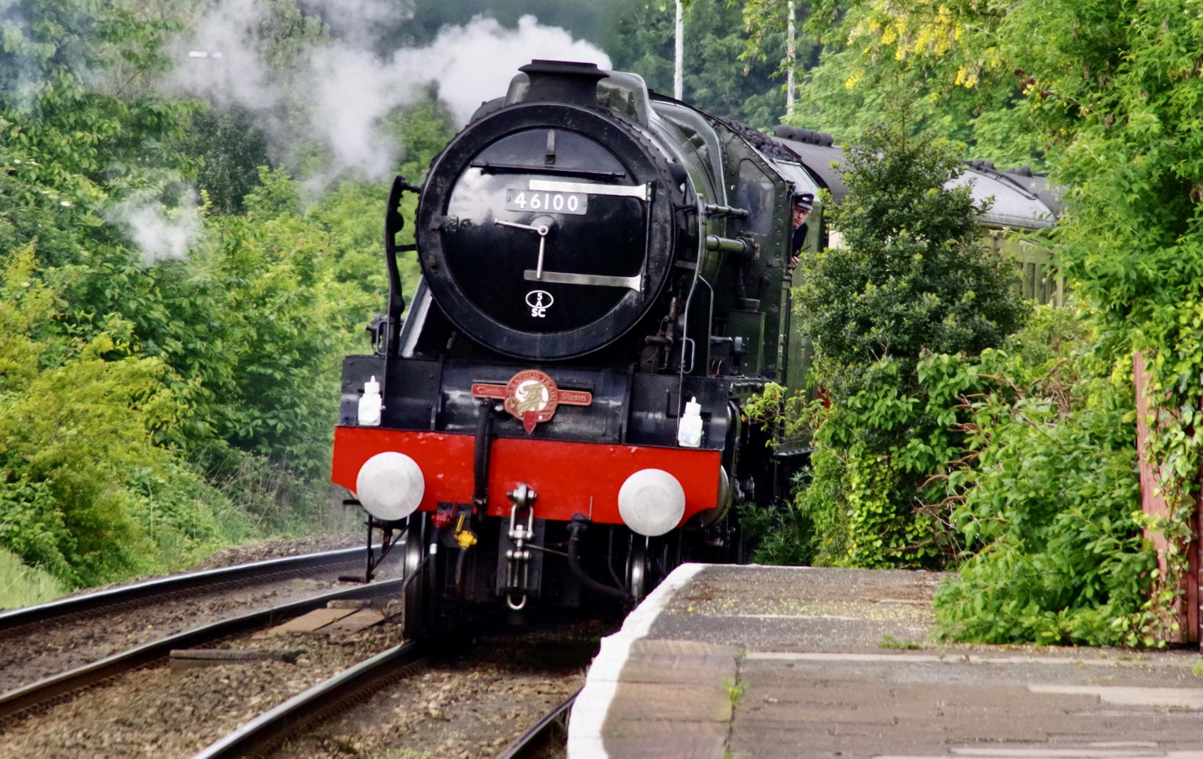 Royal Scotsman train (Lakeland Express) entering Frodsham Station